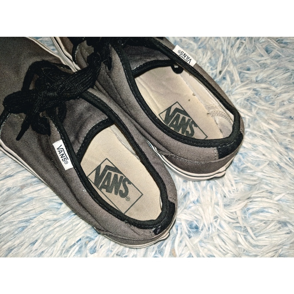 Vans - Picture 5 of 5